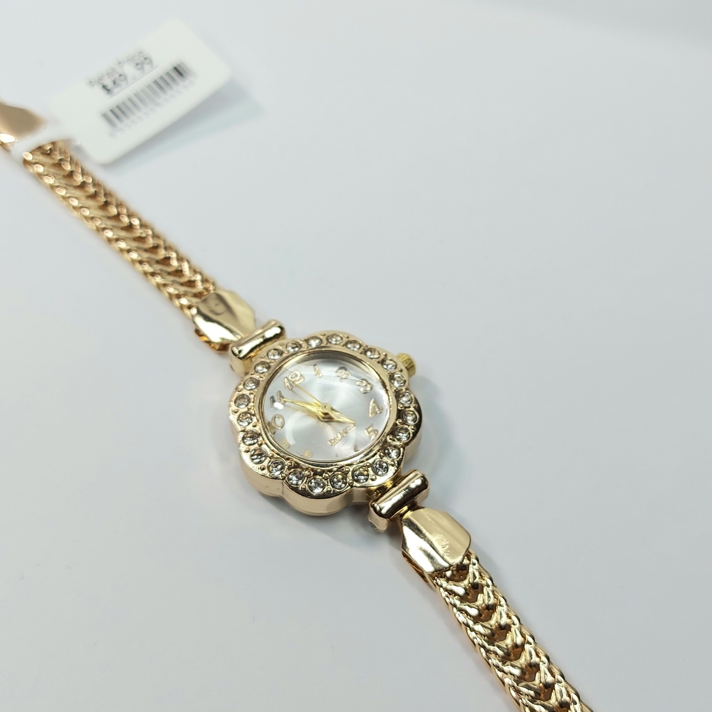Elegant Gold Tone Sparkle Winter Dinner Gift Classic  Women's Bracelet Watch